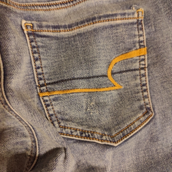 American Eagle Outfitters slightly distressed jegging size 4long - Picture 12 of 13